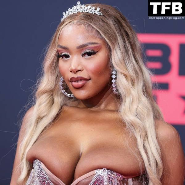 Jourdin Pauline Shows Off Her Sexy Boobs at the 2022 BET Awards in LA on fansphoto.pics