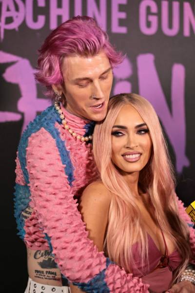 Megan Fox Looks Hot in Pink at 18Machine Gun Kelly 19s Life in Pink 19 Premiere in New York on fansphoto.pics