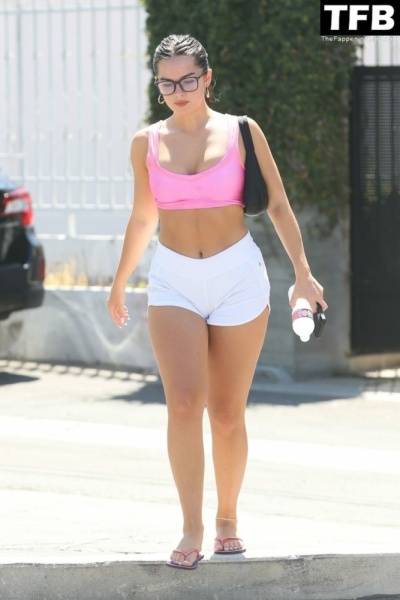 Addison Rae Looks Happy and Fit While Coming Out of a Pilates Class in WeHo on fansphoto.pics