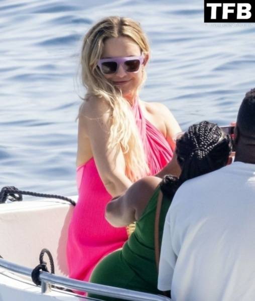 Kate Hudson is Seen on Her Family Trip to Nerano on fansphoto.pics