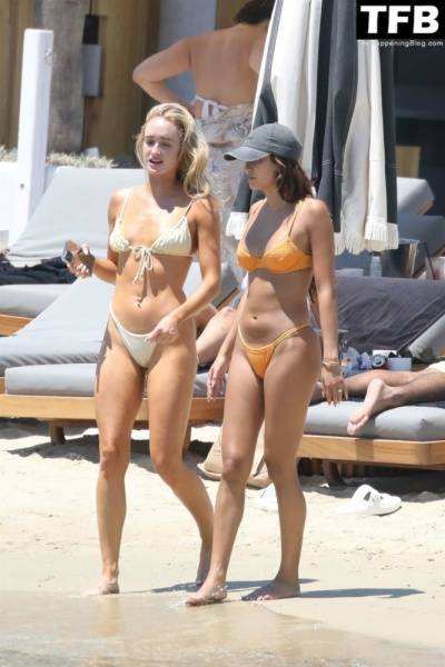 Kyra Transtrum Enjoys the Beach with Maddie Young on fansphoto.pics