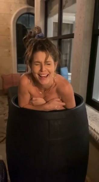 Amanda Cerny Nude Bath Dunking Video Leaked - Usa on fansphoto.pics