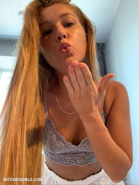 Fromthemiddleofnowhere Instagram Naked Influencer - Betty Onlyfans Leaked Videos on fansphoto.pics