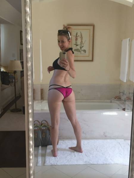 Iliza Shlesinger Sexy Bikini Selfies Set Leaked - Usa on fansphoto.pics