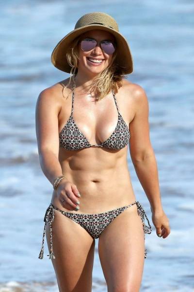 Hilary Duff Paparazzi Bikini Beach Set Leaked - Usa on fansphoto.pics