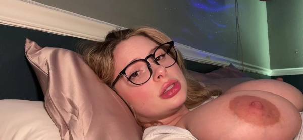 Brandyrenee19 Orgasming With Your Crush Onlyfans Video on fansphoto.pics