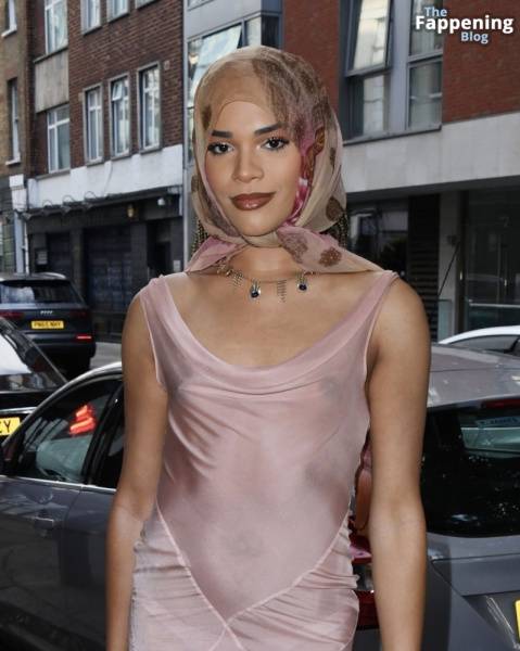 Yasmin Finney Flashes Her Nude Tits in London (42 Photos) on fansphoto.pics
