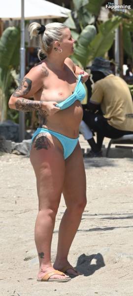 Kerry Katona Flashes Her Nude Boob on the Beach (70 Photos) - Spain on fansphoto.pics