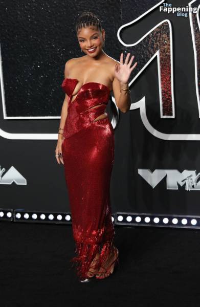 Halle Bailey Shows Off Her Assets at the VMAs (84 Photos) on fansphoto.pics