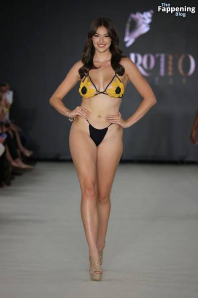 Rachel Pizzolato Displays Her Sexy Body at the ëa Lingerie Fashion Show (14 Photos) on fansphoto.pics